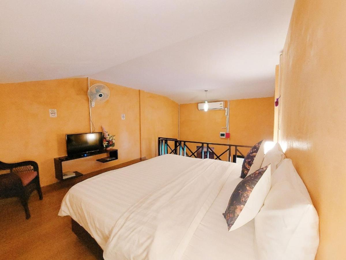 Retro Box Hotel Chumphon Ngoại thất bức ảnh
