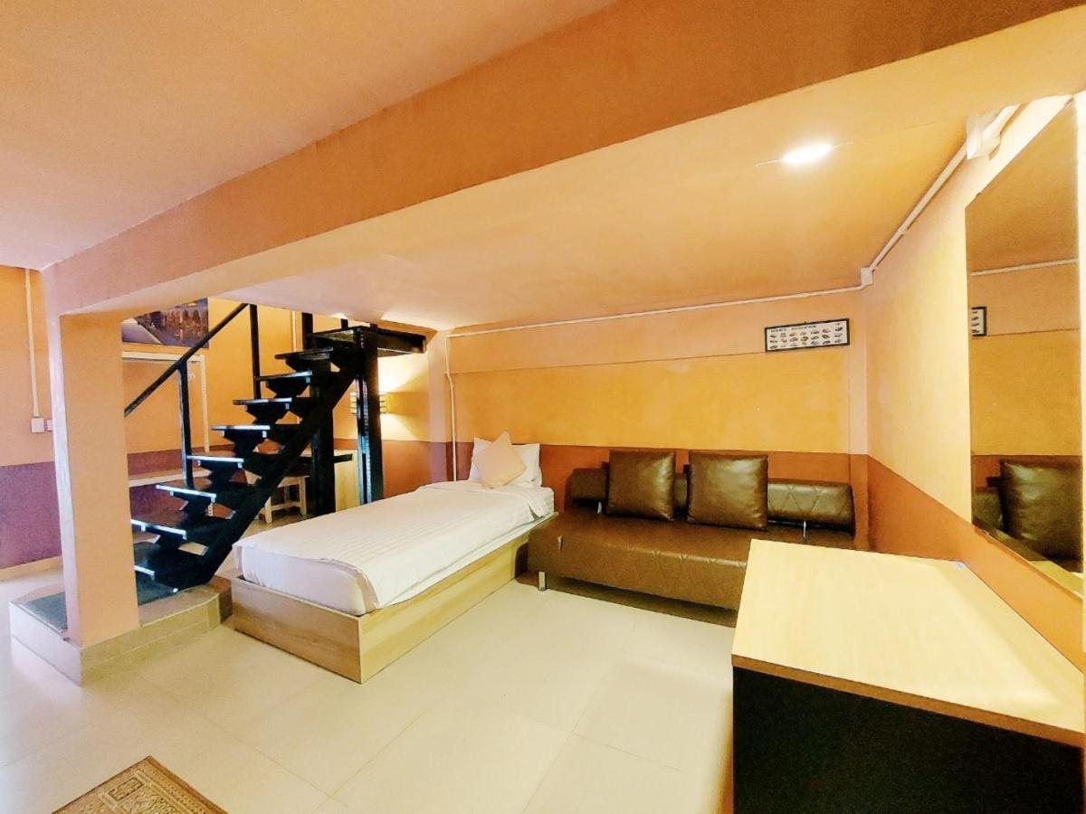Retro Box Hotel Chumphon Ngoại thất bức ảnh