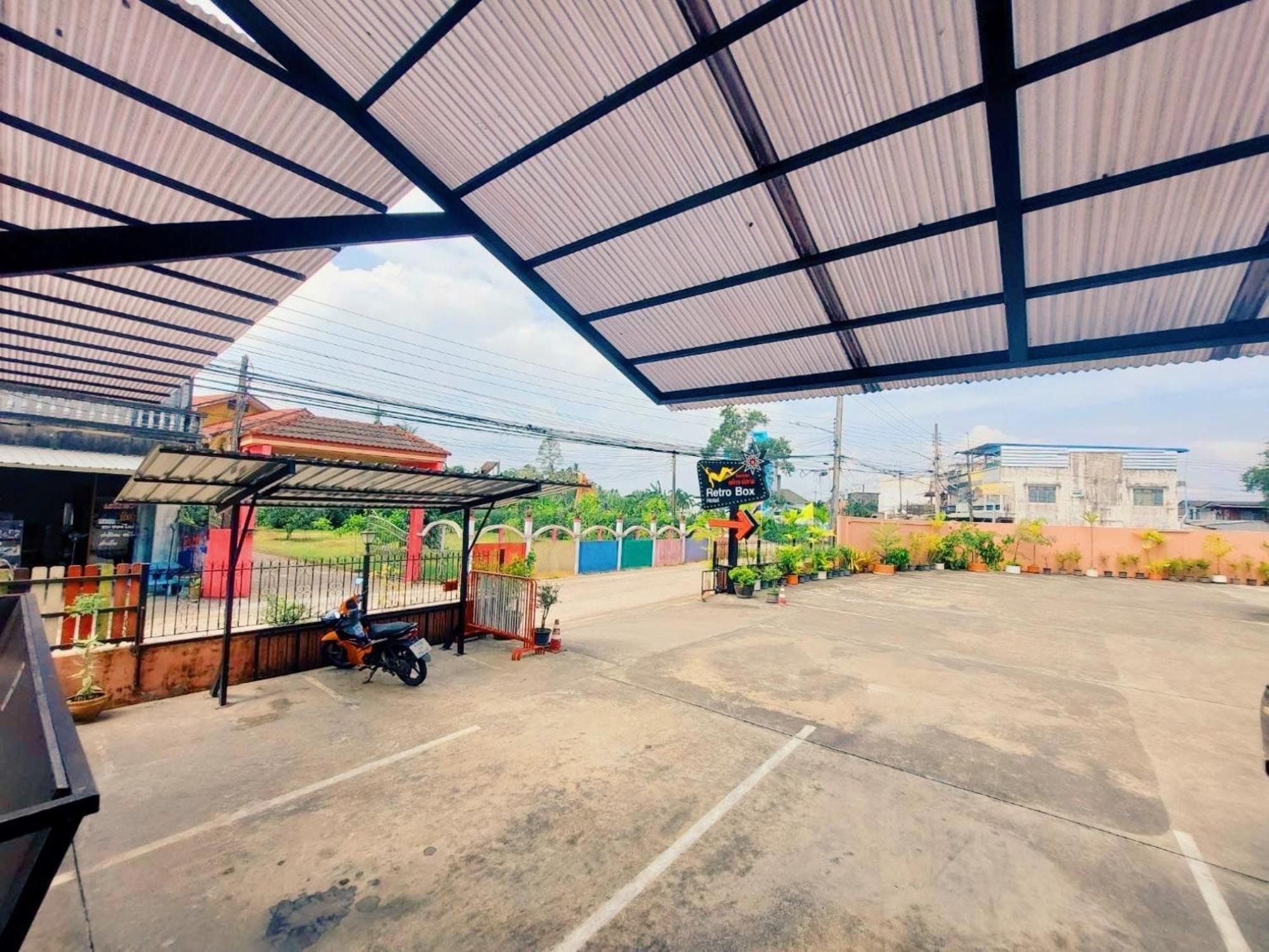 Retro Box Hotel Chumphon Ngoại thất bức ảnh