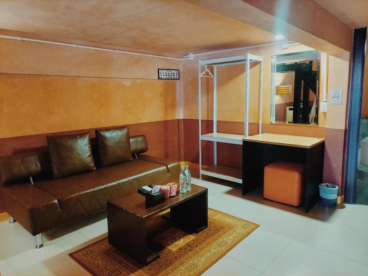 Retro Box Hotel Chumphon Ngoại thất bức ảnh