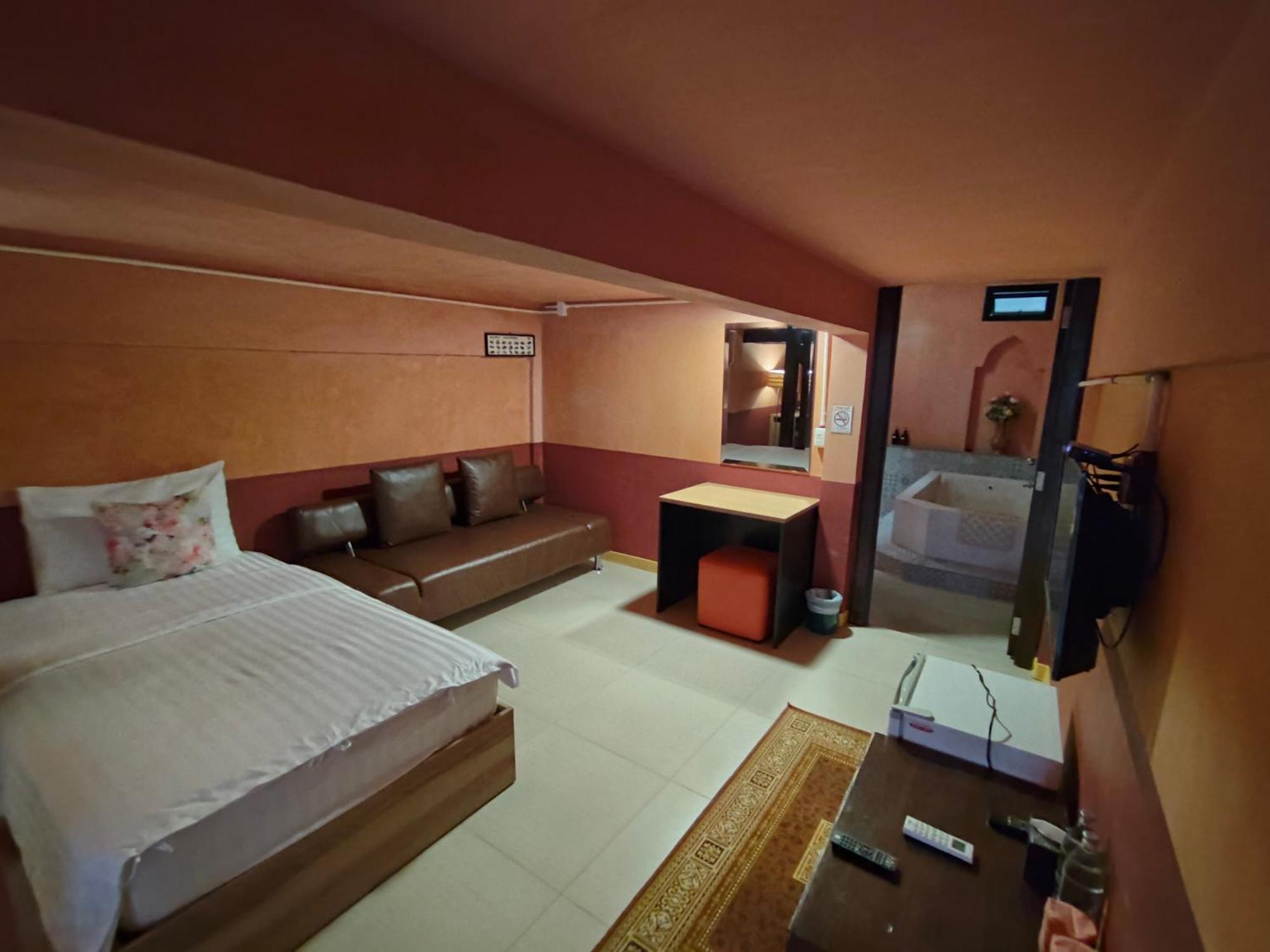 Retro Box Hotel Chumphon Ngoại thất bức ảnh