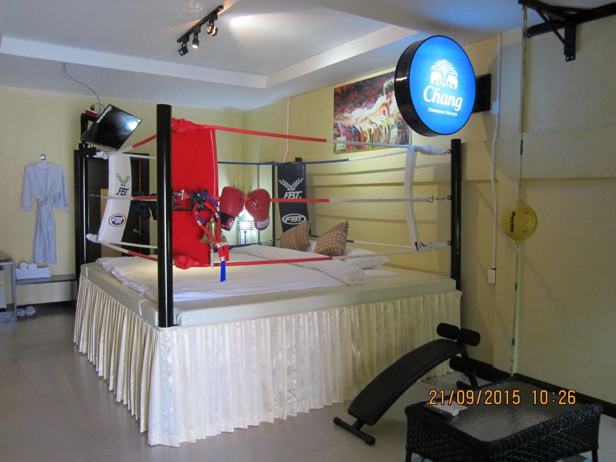 Retro Box Hotel Chumphon Ngoại thất bức ảnh